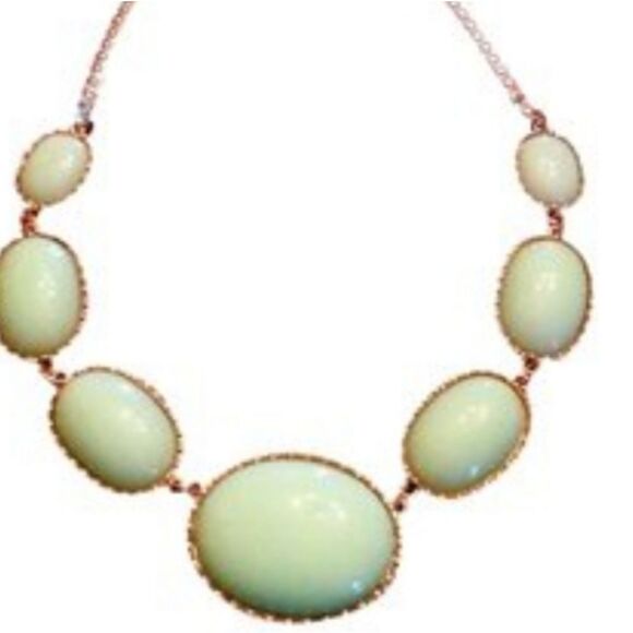 J. Crew layered circles mint green necklace - Picture 1 of 3